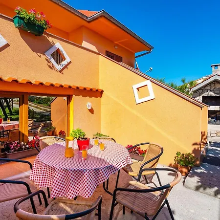 Apartamento Two-bedroom In Ražanac